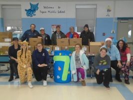 Collecting Over 1,000 Food Items, DMS Staff and Students Help Others